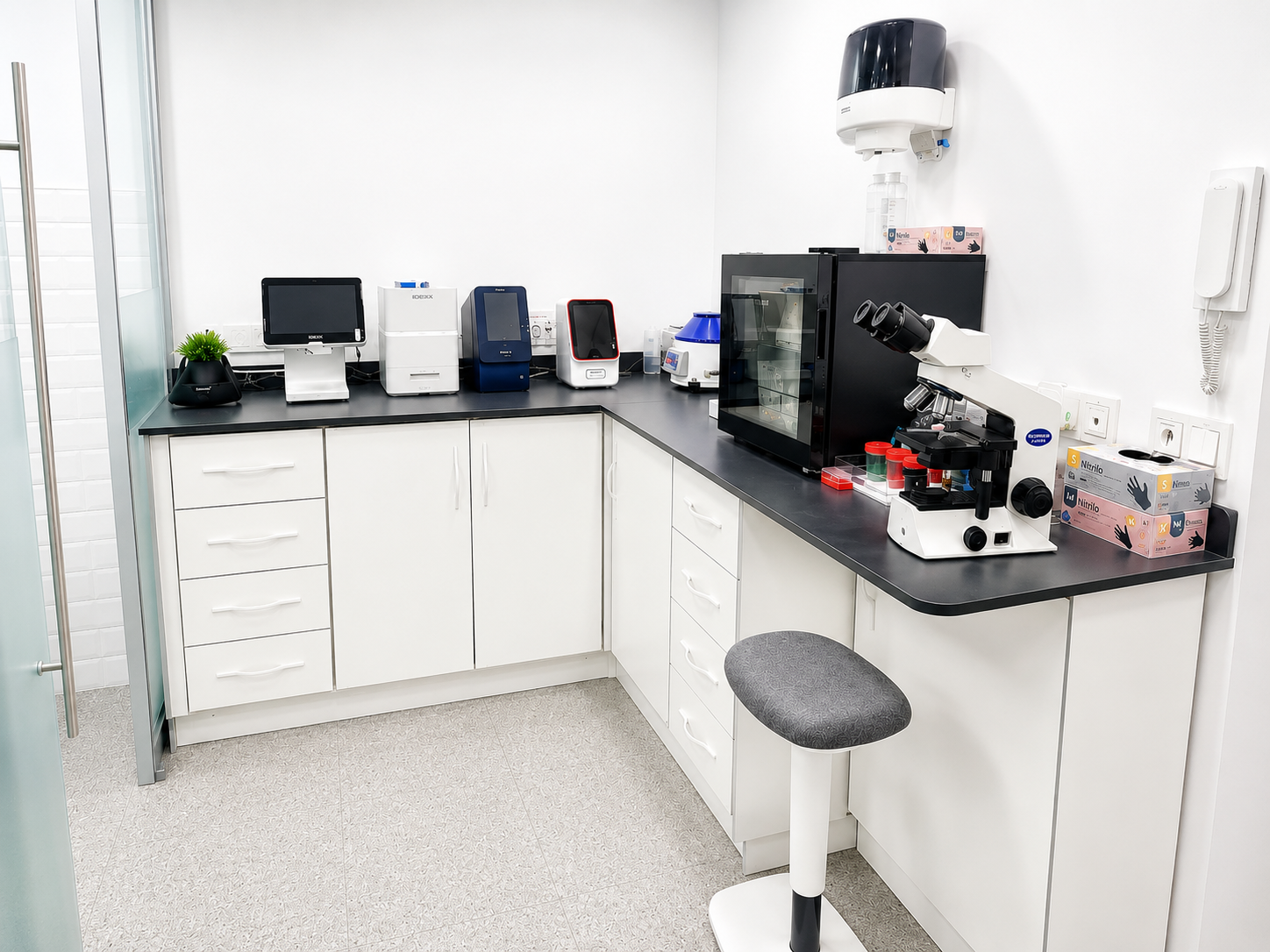 Laboratorio de la clínica Canicat en Náquera